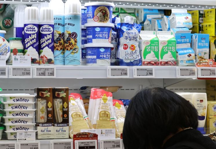 연말 케이크는 맛이 없다?…'생크림 대란'에 냉동크림도