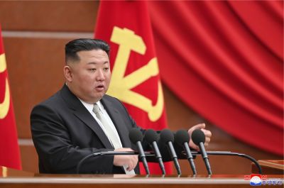 조선중앙통신은 1일 김정은 국무위원장이 지난해 말 열린 노동당 전원회의에서 핵탄두 보유량을 기하급수적으로 늘리겠다는 방침을 밝혔다고 전했다. [이미지출처=연합뉴스]
