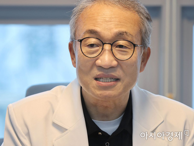 [하루만보 하루천자]오한진 박사의 일침 "정부, 국민에게 걷기운동 필요성 알려야"