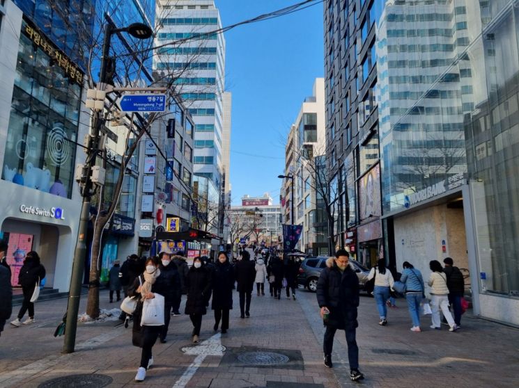 [르포]중국인 방역 강화 첫날…"명동 상권 겨우 살아나는데"