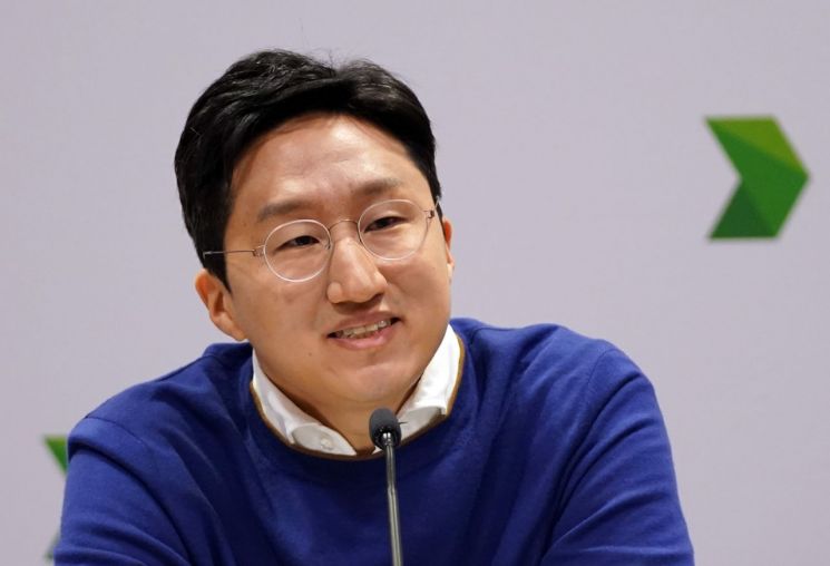 4일(현지시간) 미국 라스베이거스에서 열린 HD현대 기자 간담회에서 정기선 대표이사 사장이 취재진 질문에 답하고 있다. 사진=HD현대 제공