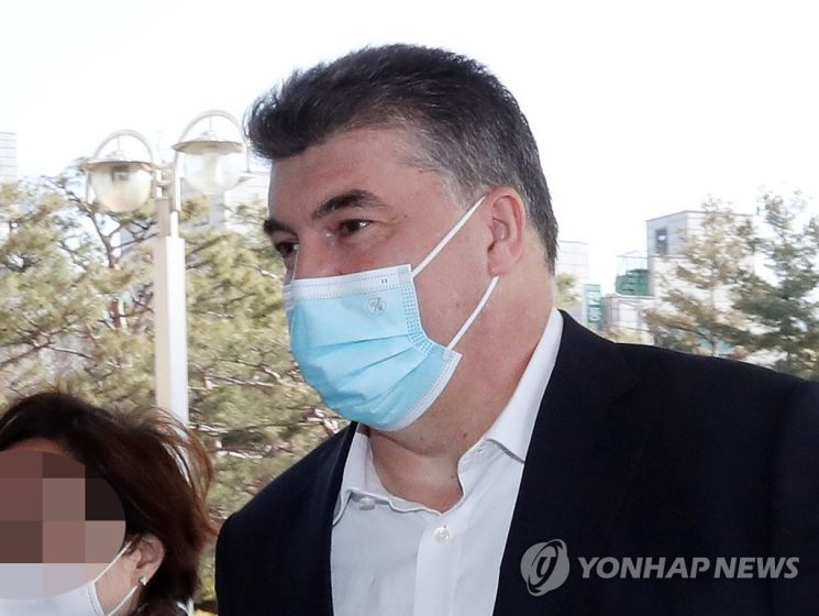 법원, '근로자 불법파견' 카젬 전 한국GM 사장 집유 선고