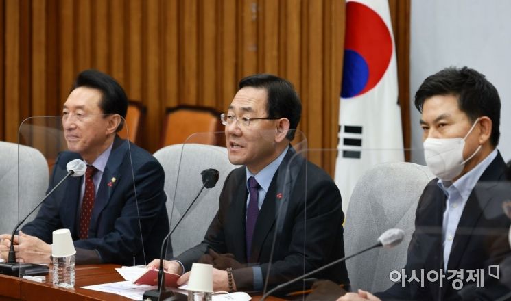주호영 국민의힘 원내대표가 10일 국회에서 열린 원내대책회의에 참석, 모두발언을 하고 있다./윤동주 기자 doso7@