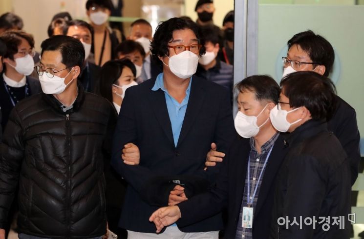 [포토]김성태 전 회장 귀국