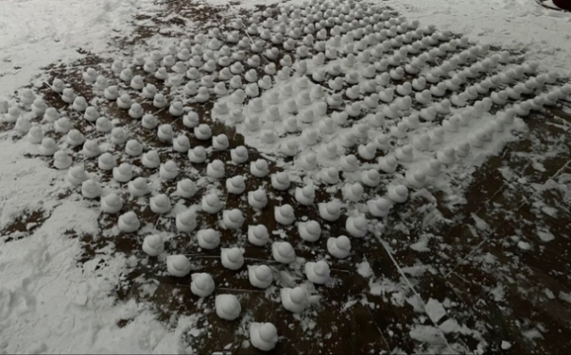 "사진 찍었으면 좀 치워라"…겨울철 '눈오리떼' 논란