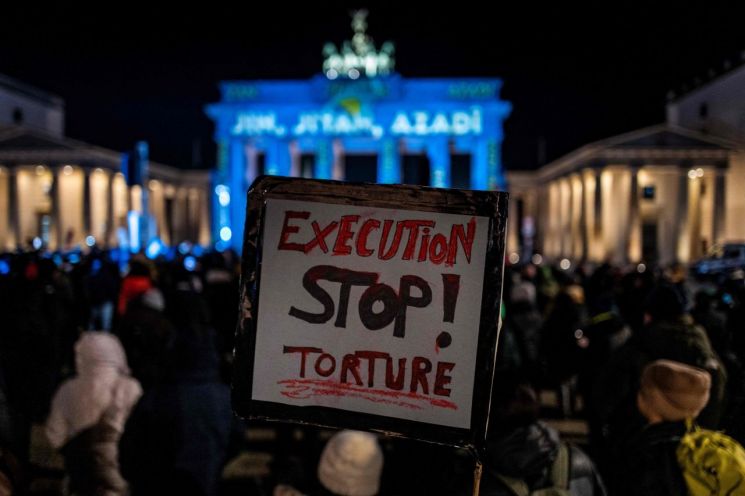 지난해 12월 독일 베를린에서 열린 이란 반정부 시위 연대 집회 모습 [이미지출처=연합뉴스]