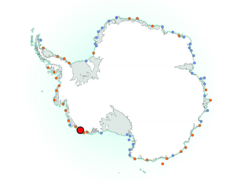 영국 남극조사대(BAS)가 최근 인공위성을 통해 새로 발견한 남극 서부의 황제 펭귄 서식지. [사진출처=BAS]