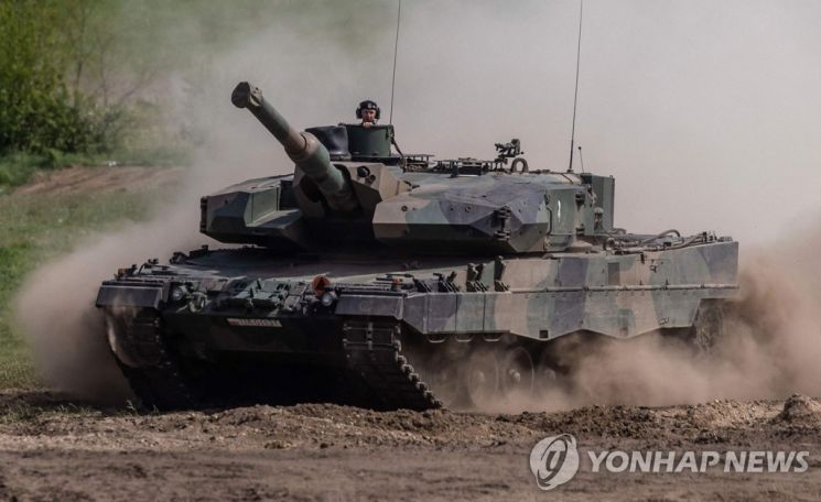 폴란드군 레오파드2 전차 훈련 장면. 사진출처=AFP 연합뉴스