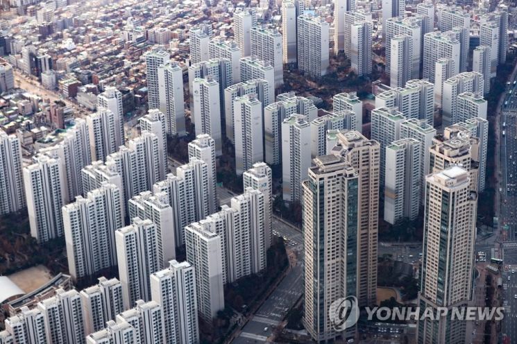 모건스탠리 "한국 명품소비 세계1위 비결은 부동산"