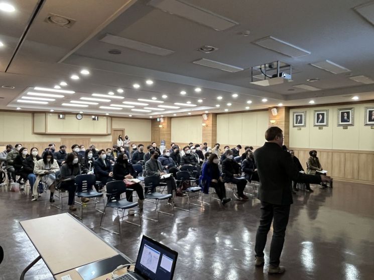 경남지식재산센터는 창원상공회의소 2층 대회의실에서 70여명이 참석한 가운데 ‘2023년 지식재산 지원사업 설명회’를 열었다.
