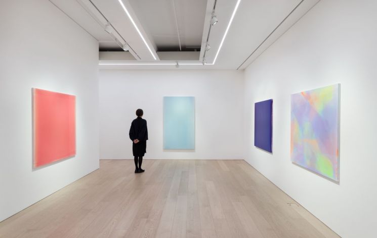 ‘반사와 굴절’ 속 선연한 삶의 무늬