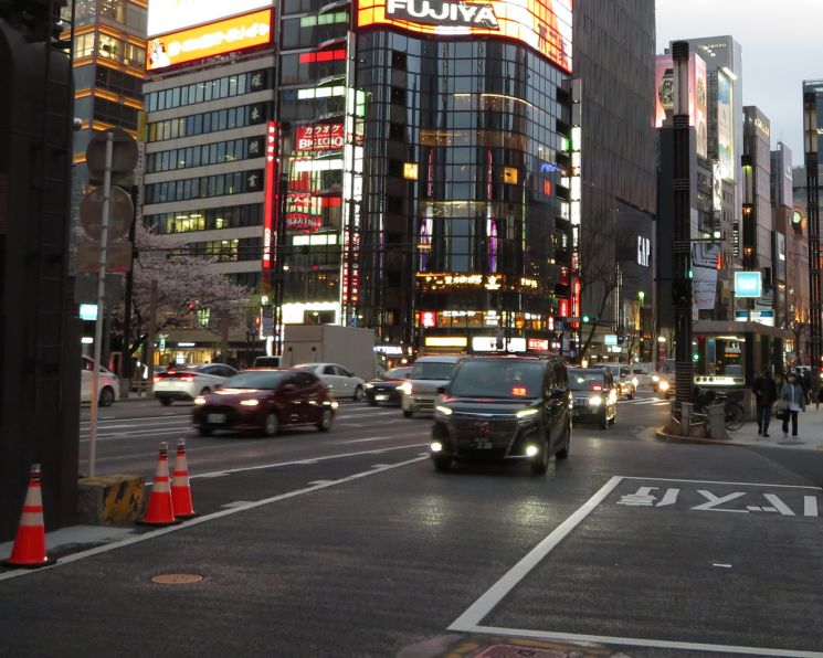 일본 거리를 달리는 택시의 모습.(사진출처=일본교통주식회사)