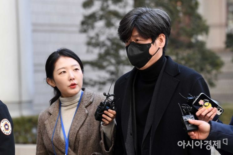 [포토]취재진 질문 받는 남욱 변호사