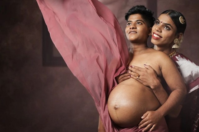 남편이 임신한 성 전환 인도 부부…2.92㎏ 아기 순산