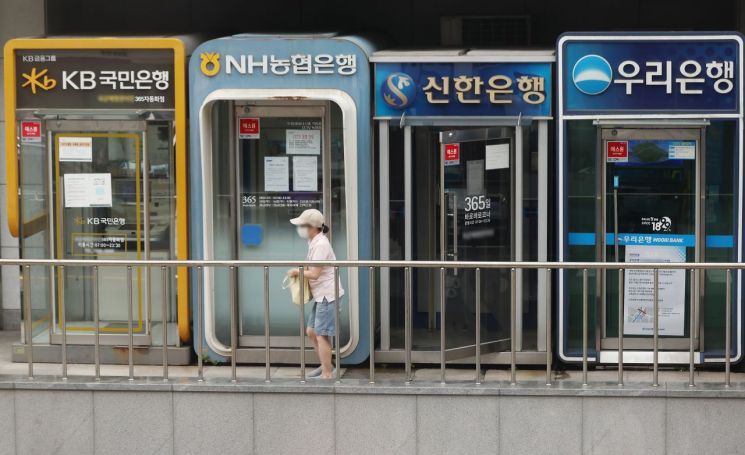 尹 질타한 은행 성과급 지난해에만 1.4조원…'역대급 돈잔치'