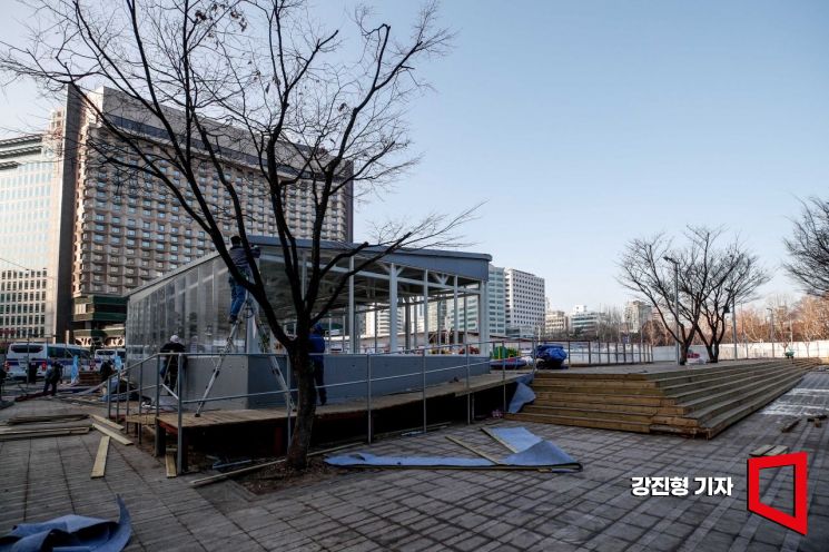 [포토]3년 만에 개장했던 서울광장 스케이트장 운영 종료