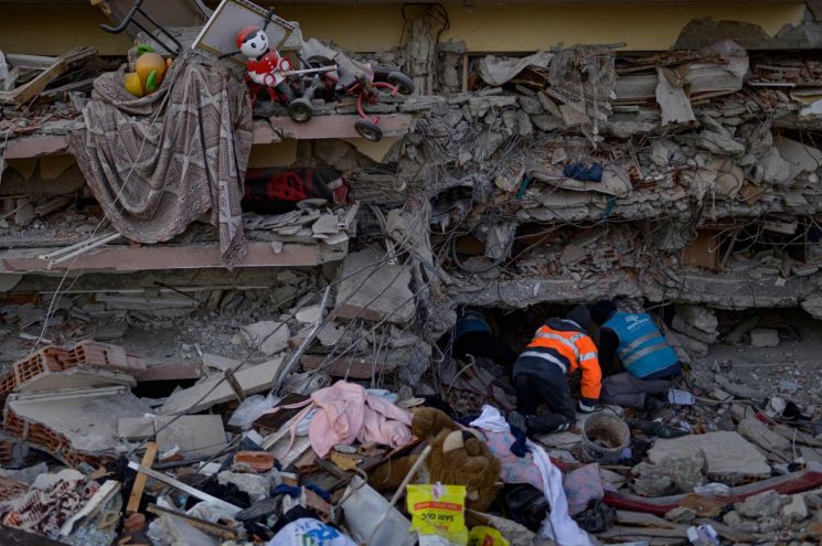 튀르키예 지진 피해에 보험사들 줄줄이 지원금 전달