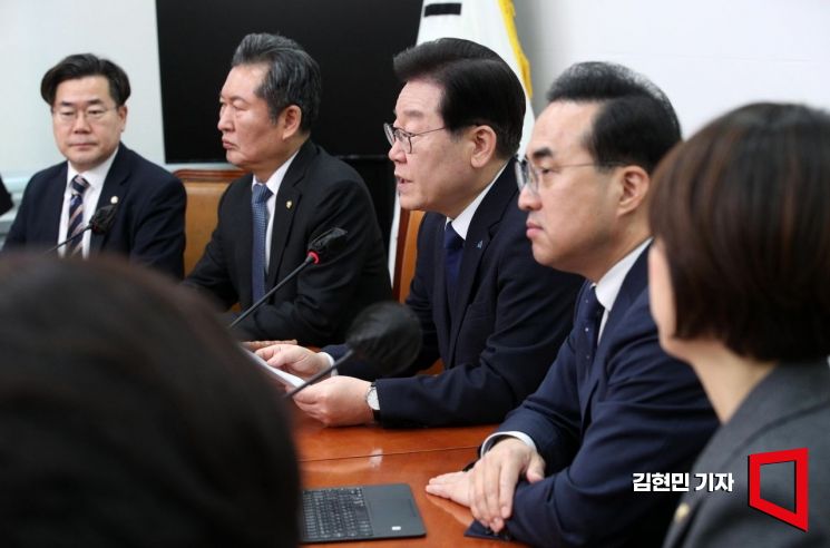 [포토] 이재명 “주술의 나라…천공 아니면 검찰에 물어봐야”