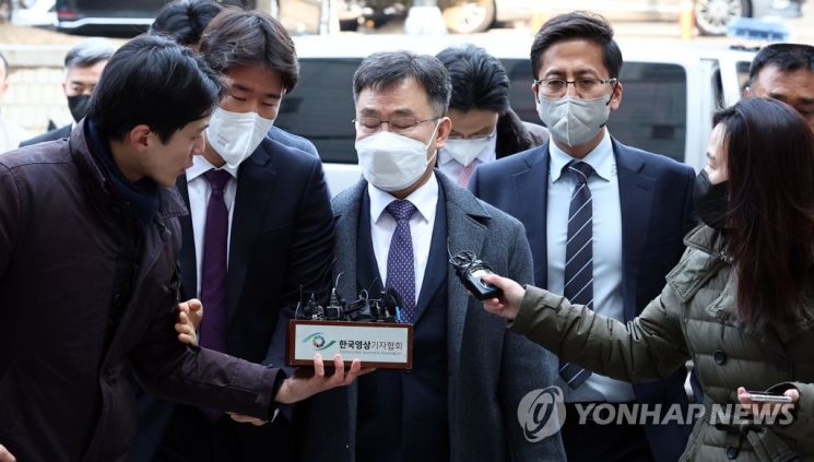 검찰, 김만배 '범죄수익은닉' 등 혐의로 다시 구속… 法 "증거인멸·도망 우려"