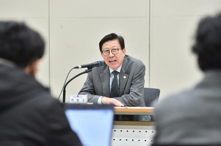 Busan市长 Park Hyeongjun。