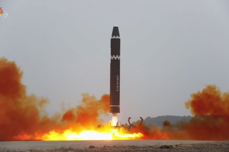 북한, ICBM '화성포-15형' 발사 훈련 진행 [이미지출처=연합뉴스]