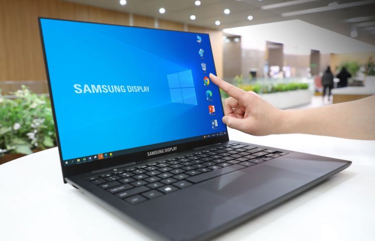 Ex-OLED 시대 맞는 韓 디스플레이…삼성 "노트북·태블릿" LG "투명디플"