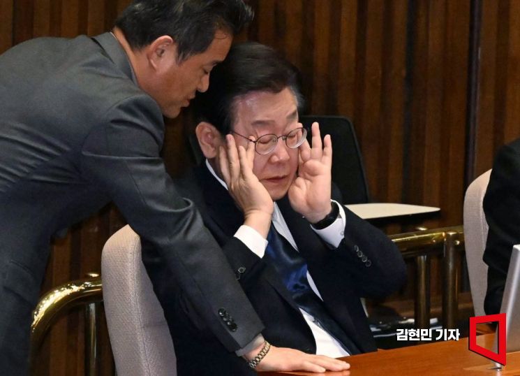 내홍 휩싸인 민주…'재정비론'부터 '사퇴론'까지