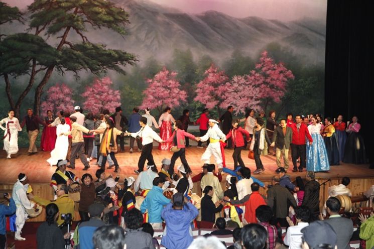 진도토요민속여행’ 상설공연이 내달 4일부터 ‘새나래’라는 주제’로 개막공연을 개최한다. [사진제공=진도군]