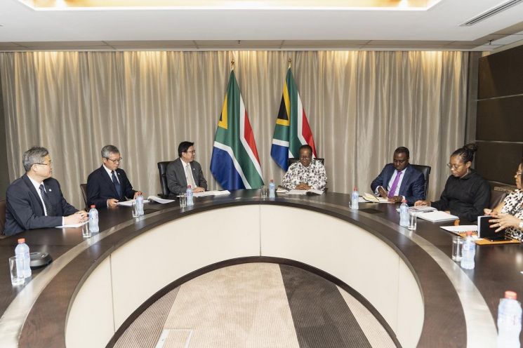 박형준 특사, 남아프리카공화국서 유치 교섭·홍보 총력전