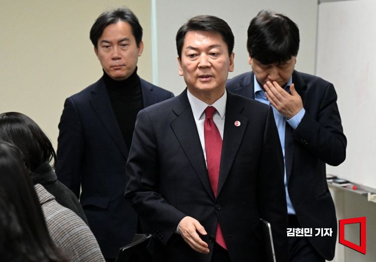 대통령실 與 전대 개입 논란…安·千·黃 "김기현 사퇴해야"(종합)