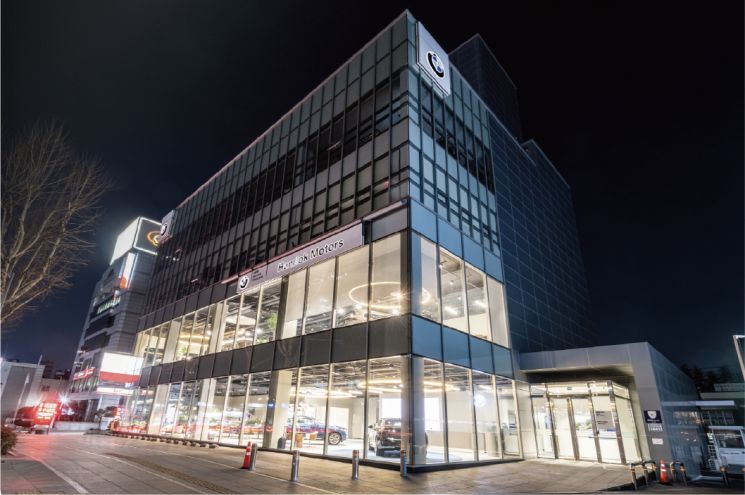 “특별 신차 출고 경험” BMW, 서대구 전시장 새 단장