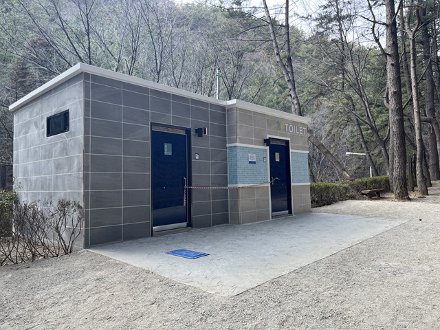 창원 봉암유원지 산책로변 수세식 화장실 준공