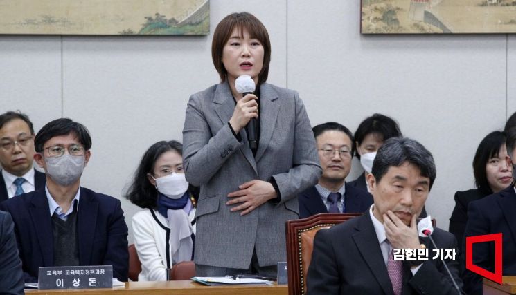 [포토] 국회 교육위서 발언하는 천명선 서울대 입학본부장