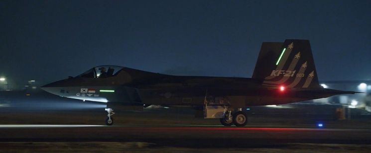 '보라매' KF-21 첫 야간비행까지 성공