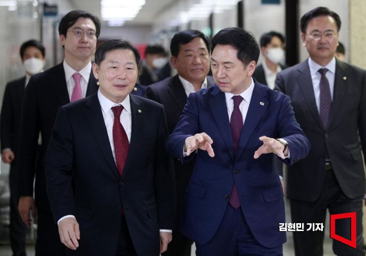 김기현 '연포탕' 행보…'원팀'에 화답없는 '安·黃' 