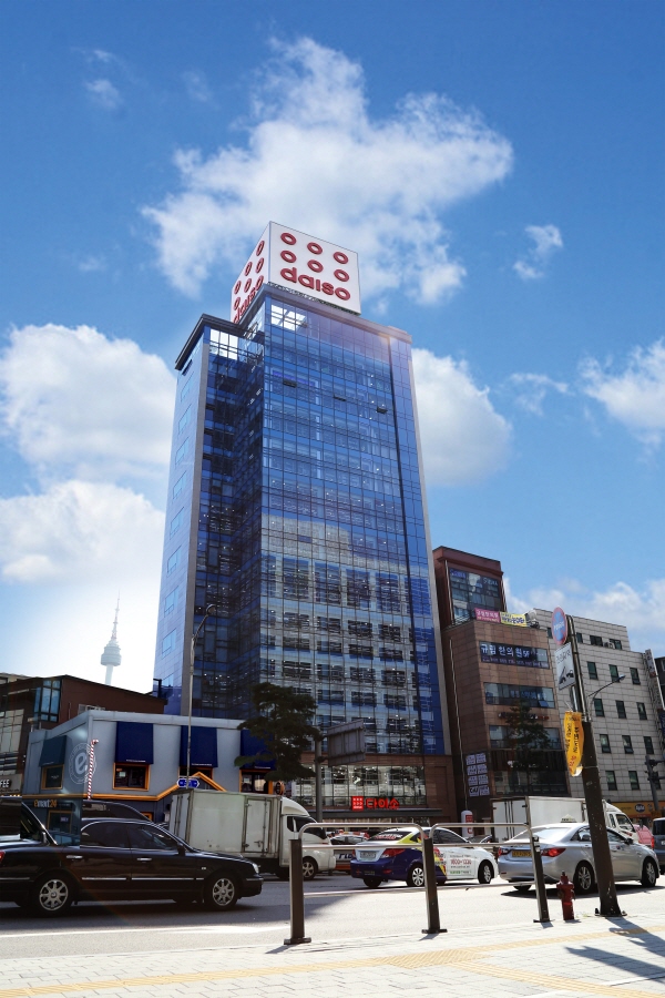 아성다이소, 명동역점 재오픈…서울서 두번째로 큰 매장
