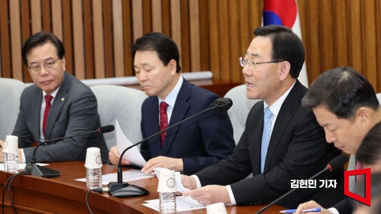 주호영 국민의힘 원내대표가 17일 서울 여의도 국회에서 열린 원내대책회의에서 발언하고 있다. 사진=김현민 기자 kimhyun81@