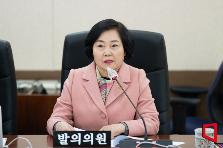 임산부 교통비 지원…인천시의회, '저출산 지원 조례안' 상임위 통과