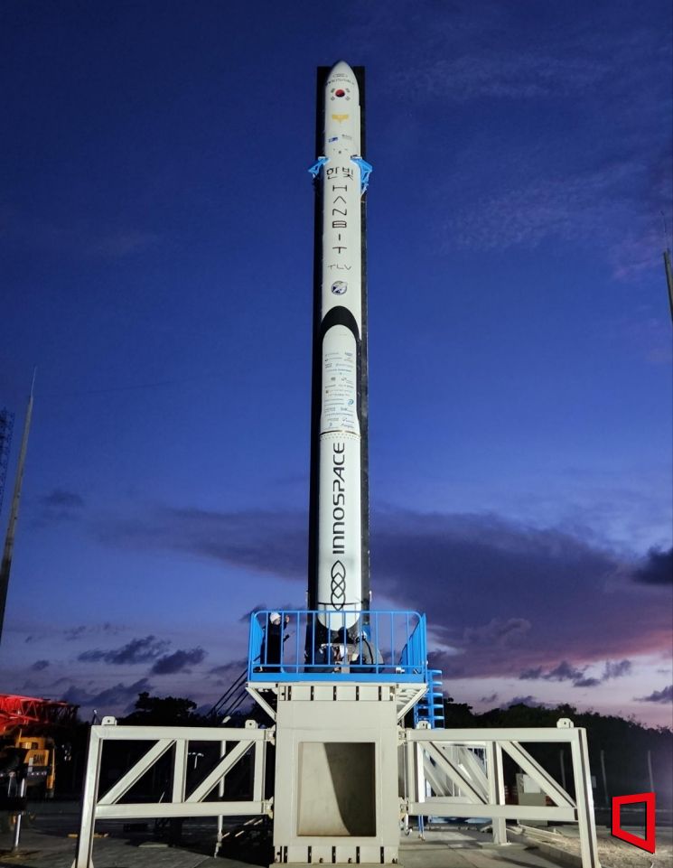 21일 발사에 성공한 국내 최초의 민간 시험발사체인 '한빛-TLV'가 브라질 알칸타라 우주센터에서 발사 준비를 하고 있는 모습