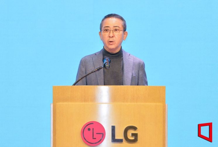 권영수 LG에너지솔루션 부회장이 24일 열린 제3기 정기주주총회에서 인사말을 하고 있다.