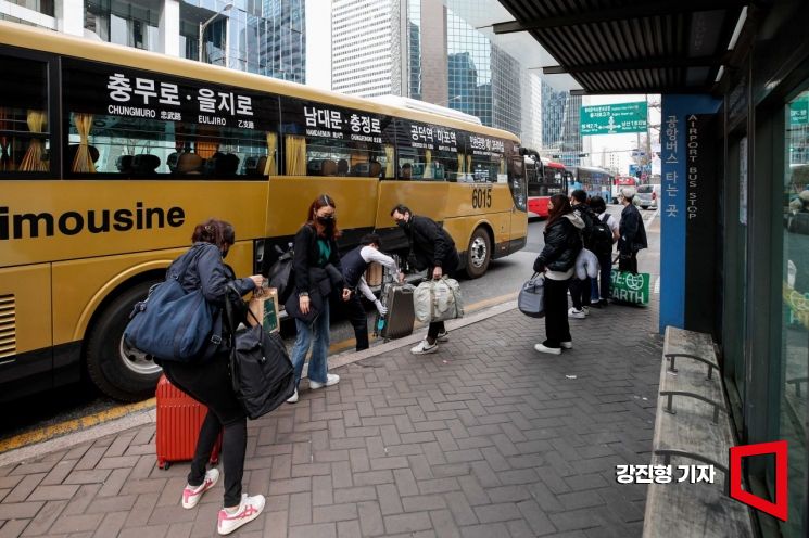 [포토]국제선 증가에 서울지역 공항버스 이용객 17배 증가