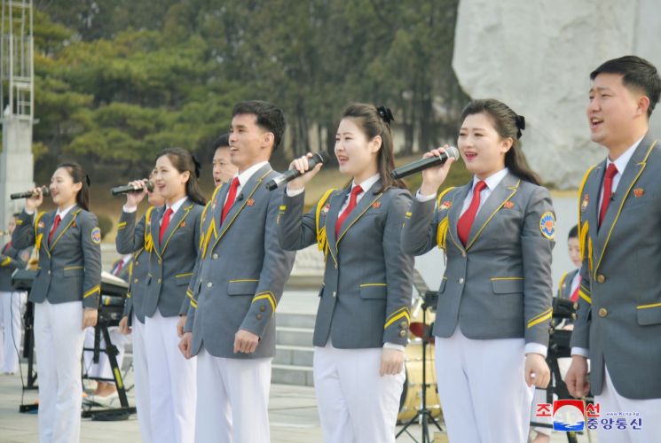 북한, '3·8 국제부녀절' 축하공연 [이미지출처=연합뉴스]