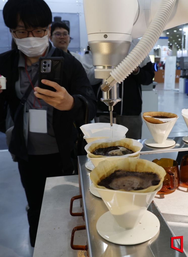 커피 찌꺼기 속 특정 물질…알츠하이머 예방한다고?