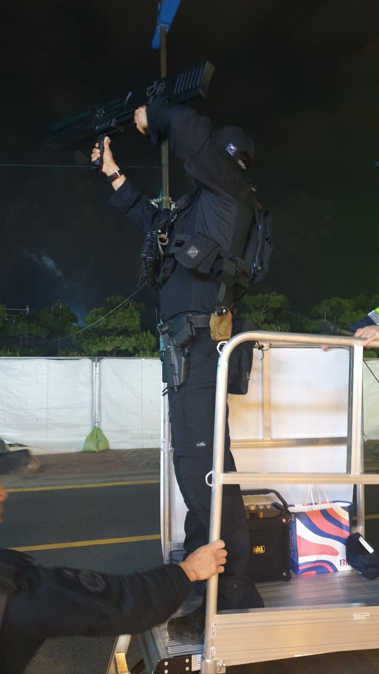 국가행사에 침투한 드론… 경찰특공대, ‘재밍’ 작전으로 격추(?)했다