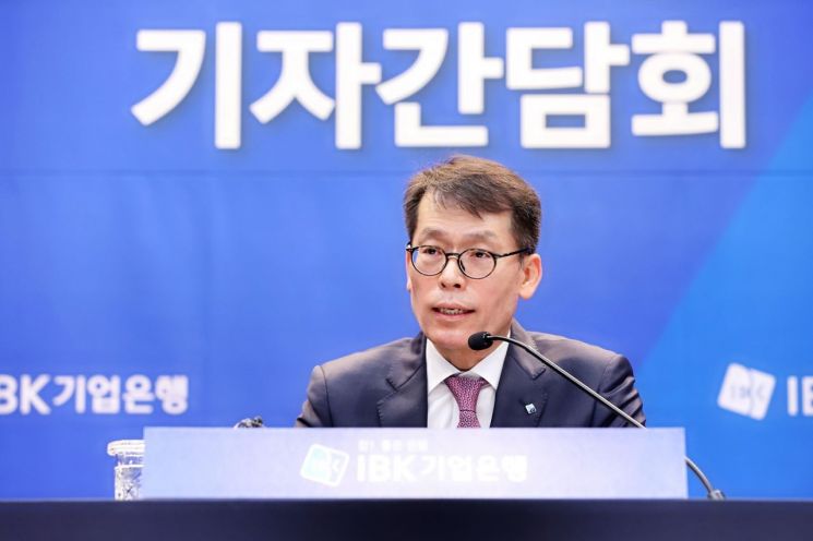 김성태 “3년간 中企·자영업자 200조 공급…1조 금리감면”