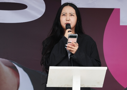 정유라 씨가 조국 전 법무부 장관의 부인 정경심 전 동양대 교수가 지지자 등으로부터 2년간 2억원이 넘는 영치금을 받은 사실에 대해 비판했다.[사진출처=연합뉴스]