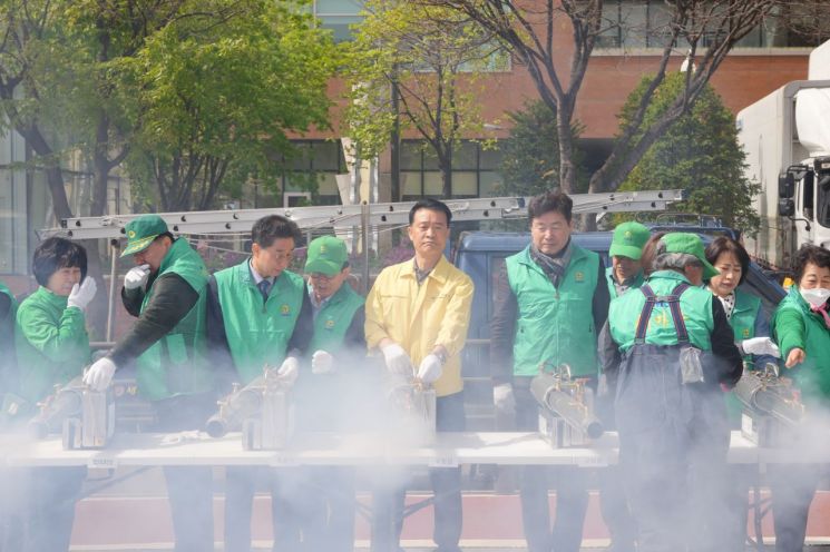  자나깨나 불조심, 꺼진 불도 다시보고....