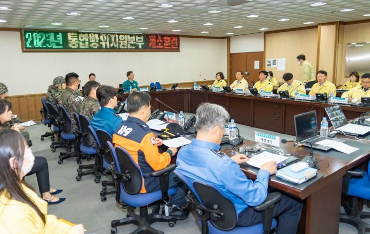 울릉군이 지난 11일부터 13일까지 민·관·군·경·소방이 함께 자체 화랑훈련을 실시하고 있다.