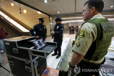 LA 지하철의 경찰들 모습 [이미지출처=연합뉴스]