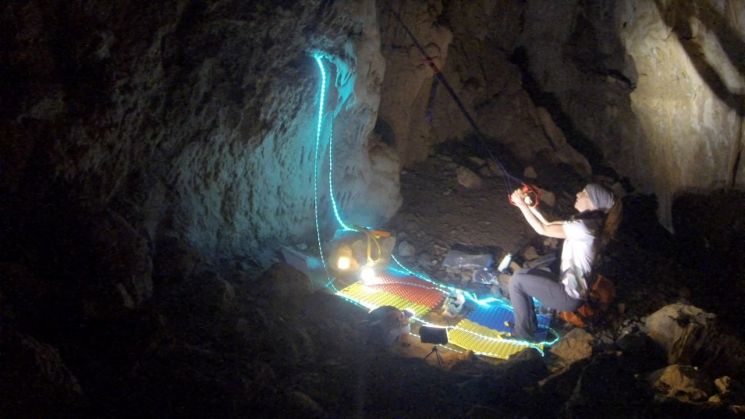 2021년 11월 20일부터 500일간 홀로 스페인 그라나다 지하 동굴에서 생활한 산악인 베아트리스 플라미니(50)[이미지출처=로이터 연합뉴스]